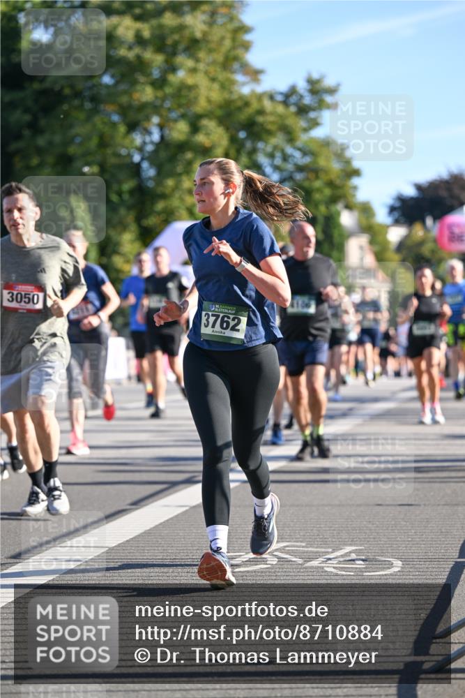 07.09.2025 - BARMER Alsterlauf Dr. Thomas Lammeyer http://msf.ph/oto/8710884 07.09.2025 09:37:46 Laufen 3050, 3762 meine-sportfotos.de