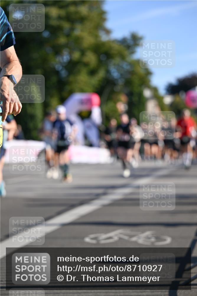 07.09.2025 - BARMER Alsterlauf Dr. Thomas Lammeyer http://msf.ph/oto/8710927 07.09.2025 09:37:54 Laufen  meine-sportfotos.de