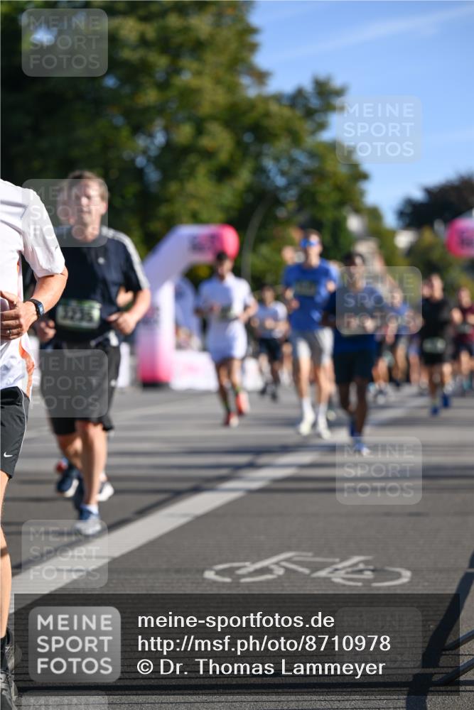 07.09.2025 - BARMER Alsterlauf Dr. Thomas Lammeyer http://msf.ph/oto/8710978 07.09.2025 09:38:02 Laufen  meine-sportfotos.de