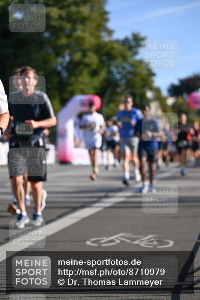 07.09.2025 - BARMER Alsterlauf Dr. Thomas Lammeyer http://msf.ph/oto/8710979 07.09.2025 09:38:02 Laufen  meine-sportfotos.de