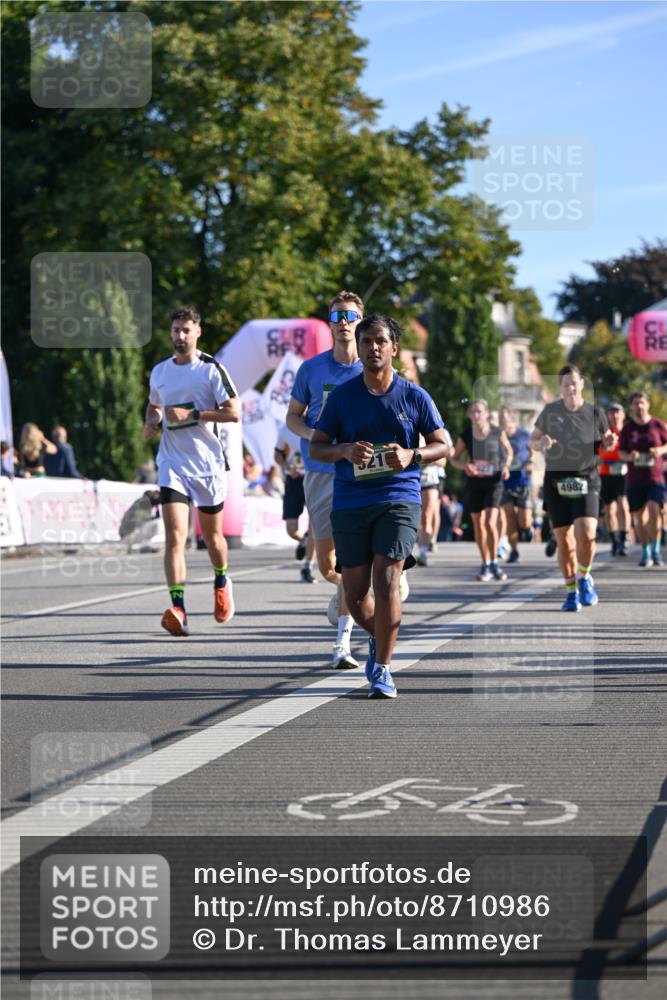 07.09.2025 - BARMER Alsterlauf Dr. Thomas Lammeyer http://msf.ph/oto/8710986 07.09.2025 09:38:03 Laufen 4982 meine-sportfotos.de