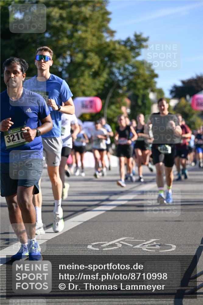 07.09.2025 - BARMER Alsterlauf Dr. Thomas Lammeyer http://msf.ph/oto/8710998 07.09.2025 09:38:05 Laufen 36, 3210 meine-sportfotos.de
