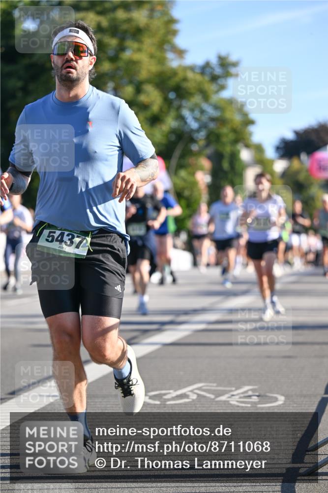 07.09.2025 - BARMER Alsterlauf Dr. Thomas Lammeyer http://msf.ph/oto/8711068 07.09.2025 09:38:18 Laufen 5437 meine-sportfotos.de
