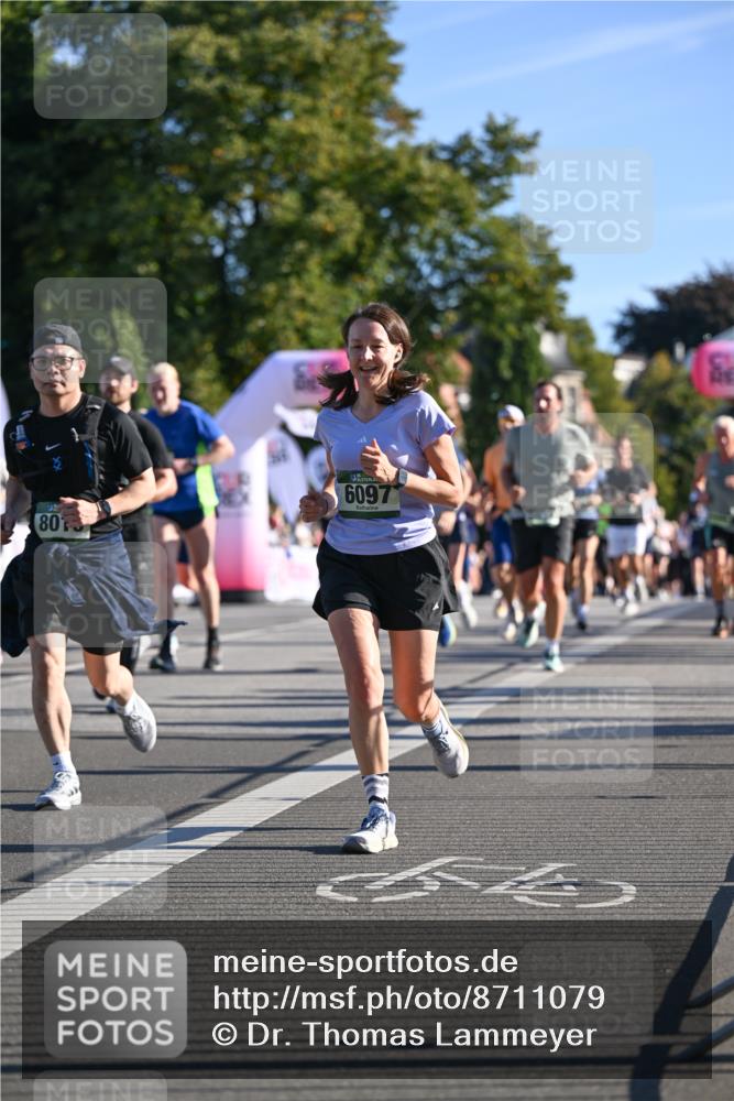 07.09.2025 - BARMER Alsterlauf Dr. Thomas Lammeyer http://msf.ph/oto/8711079 07.09.2025 09:38:20 Laufen 80, 6097 meine-sportfotos.de