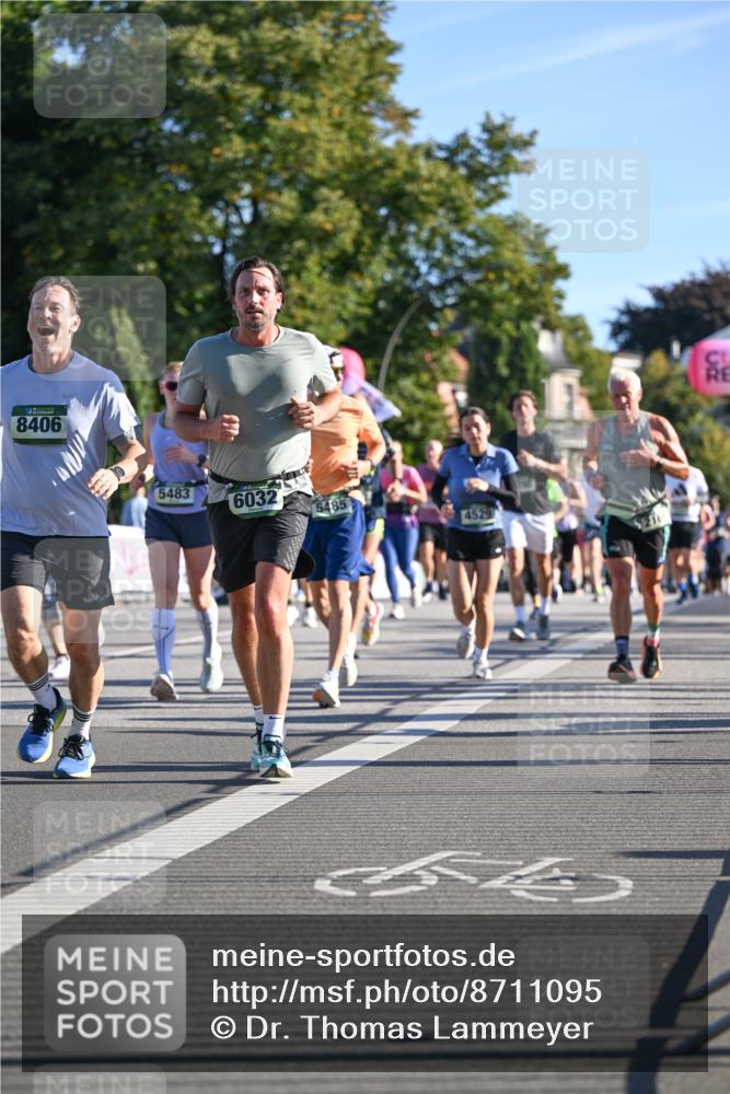 07.09.2025 - BARMER Alsterlauf Dr. Thomas Lammeyer http://msf.ph/oto/8711095 07.09.2025 09:38:23 Laufen 8406, 5483, 6032, 5485, 4529 meine-sportfotos.de