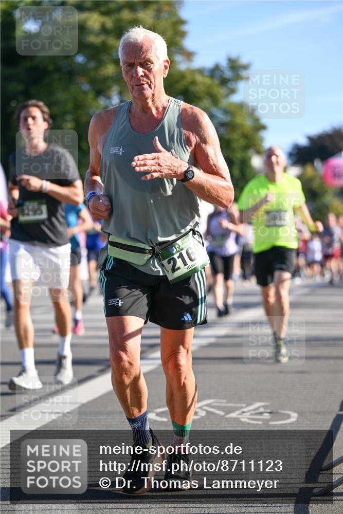 07.09.2025 - BARMER Alsterlauf Dr. Thomas Lammeyer http://msf.ph/oto/8711123 07.09.2025 09:38:27 Laufen 216 meine-sportfotos.de