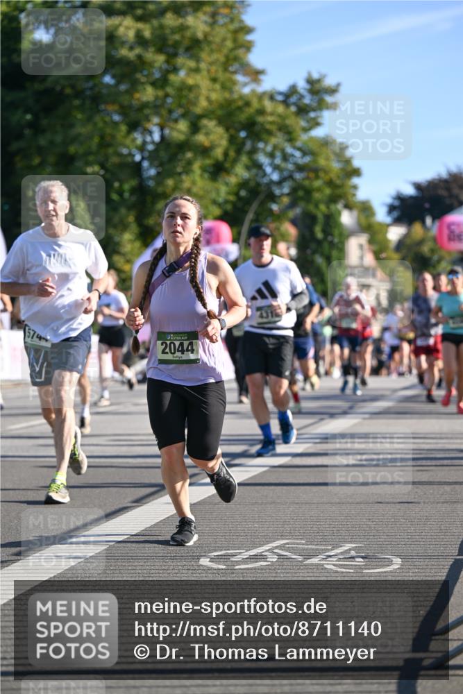 07.09.2025 - BARMER Alsterlauf Dr. Thomas Lammeyer http://msf.ph/oto/8711140 07.09.2025 09:38:30 Laufen 574, 2044, 4316 meine-sportfotos.de