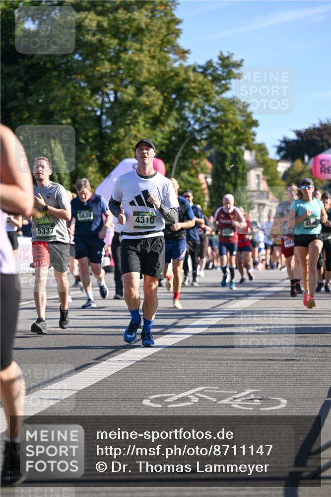 07.09.2025 - BARMER Alsterlauf Dr. Thomas Lammeyer http://msf.ph/oto/8711147 07.09.2025 09:38:31 Laufen 5337, 5639, 01, 4310, 4596 meine-sportfotos.de