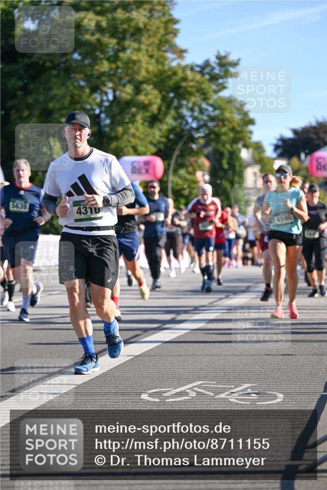07.09.2025 - BARMER Alsterlauf Dr. Thomas Lammeyer http://msf.ph/oto/8711155 07.09.2025 09:38:33 Laufen 5639, 4310, 4596 meine-sportfotos.de