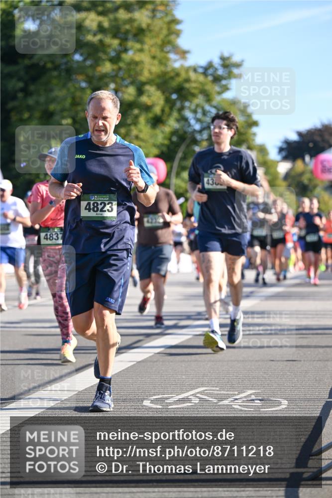 07.09.2025 - BARMER Alsterlauf Dr. Thomas Lammeyer http://msf.ph/oto/8711218 07.09.2025 09:38:42 Laufen 4837, 136, 4823, 43 meine-sportfotos.de