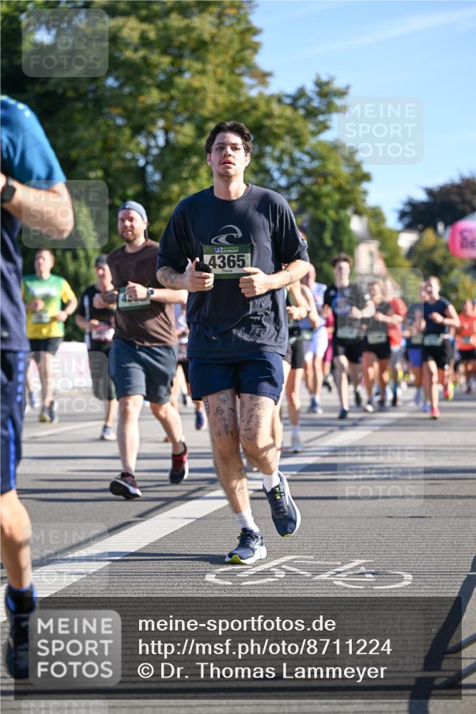 07.09.2025 - BARMER Alsterlauf Dr. Thomas Lammeyer http://msf.ph/oto/8711224 07.09.2025 09:38:43 Laufen 4365 meine-sportfotos.de
