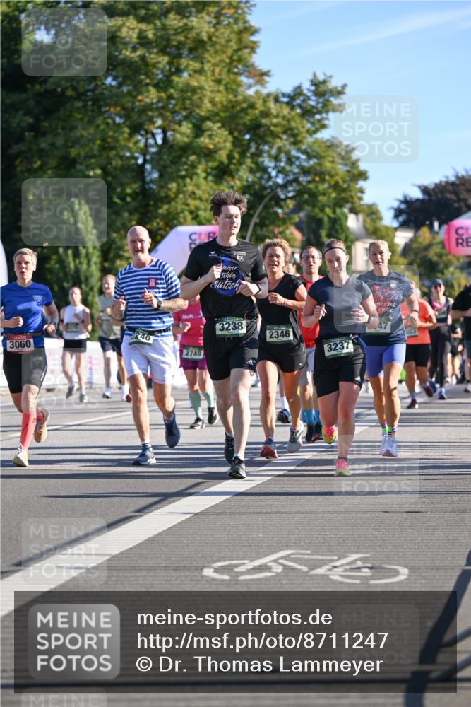 07.09.2025 - BARMER Alsterlauf Dr. Thomas Lammeyer http://msf.ph/oto/8711247 07.09.2025 09:38:47 Laufen 10, 3238, 240, 2346, 3060, 3237, 2749 meine-sportfotos.de