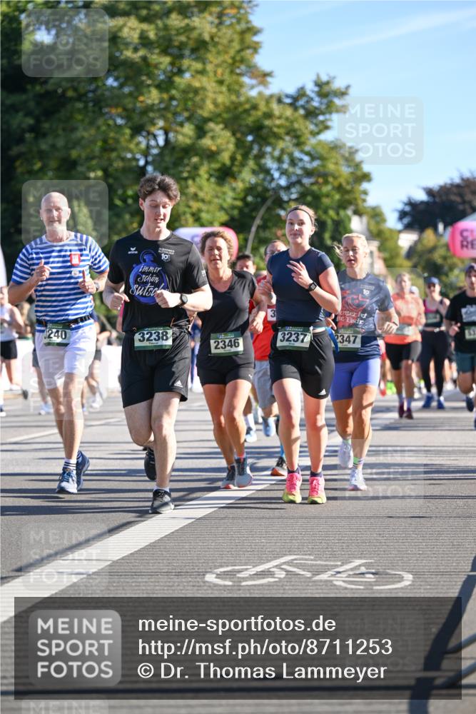07.09.2025 - BARMER Alsterlauf Dr. Thomas Lammeyer http://msf.ph/oto/8711253 07.09.2025 09:38:48 Laufen 240, 19, 3238, 2346, 10, 3, 3237, 2347 meine-sportfotos.de