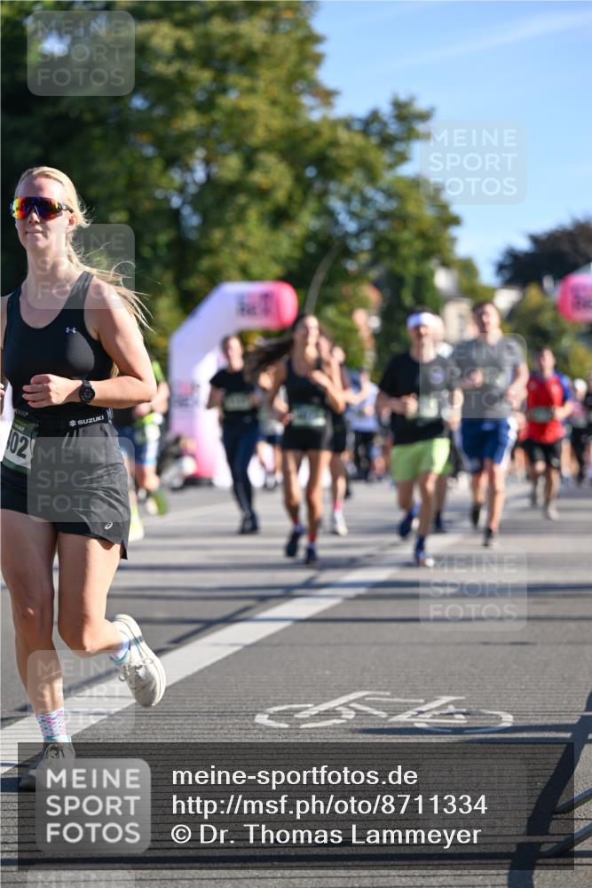 07.09.2025 - BARMER Alsterlauf Dr. Thomas Lammeyer http://msf.ph/oto/8711334 07.09.2025 09:39:01 Laufen 02 meine-sportfotos.de