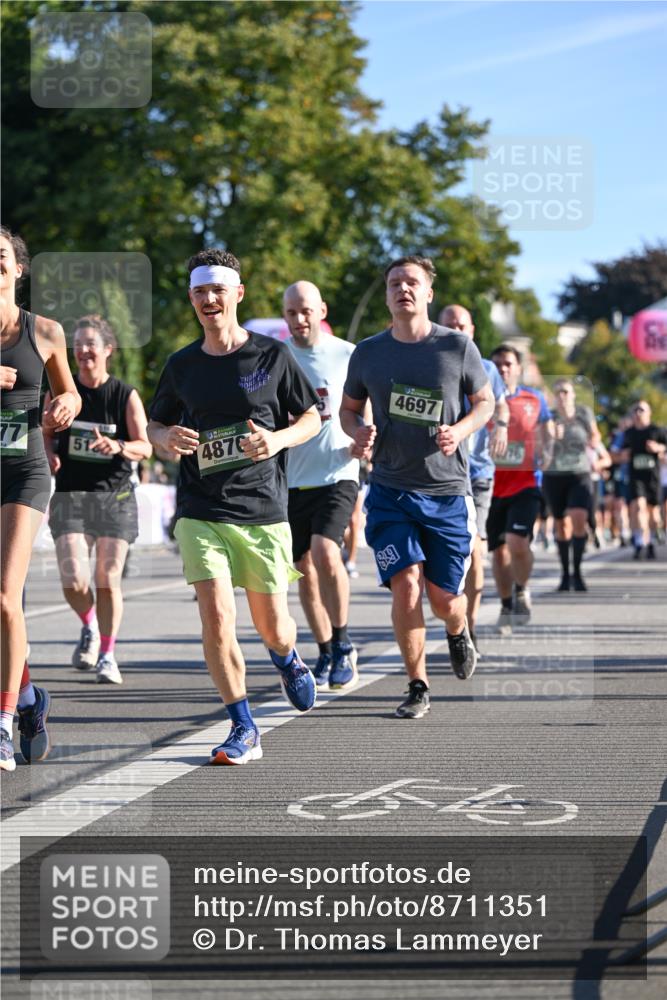 07.09.2025 - BARMER Alsterlauf Dr. Thomas Lammeyer http://msf.ph/oto/8711351 07.09.2025 09:39:04 Laufen 77, 51, 4870, 4697 meine-sportfotos.de