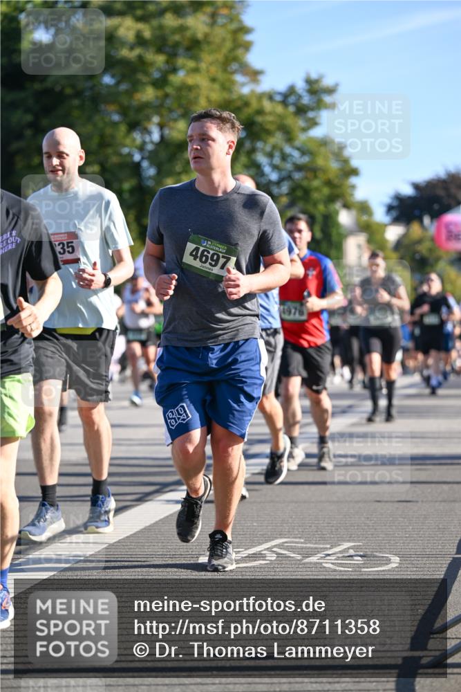 07.09.2025 - BARMER Alsterlauf Dr. Thomas Lammeyer http://msf.ph/oto/8711358 07.09.2025 09:39:05 Laufen 35, 4697, 89, 1976 meine-sportfotos.de