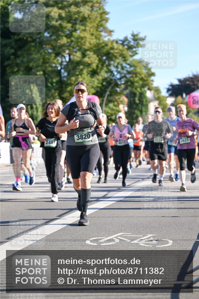 07.09.2025 - BARMER Alsterlauf Dr. Thomas Lammeyer http://msf.ph/oto/8711382 07.09.2025 09:39:09 Laufen 2481, 3820, 4112, 3112, 2623 meine-sportfotos.de