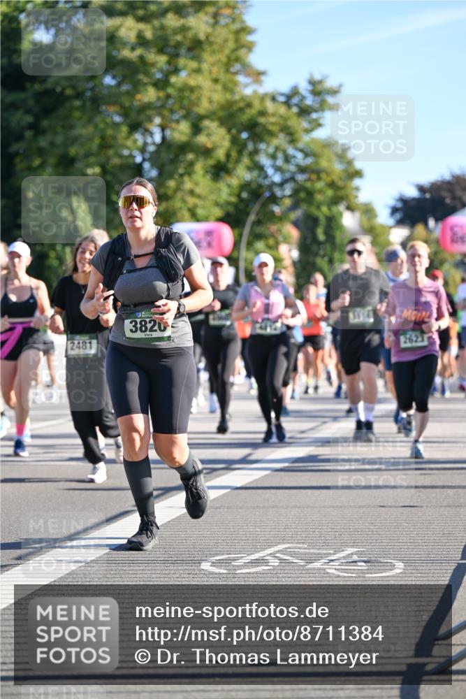 07.09.2025 - BARMER Alsterlauf Dr. Thomas Lammeyer http://msf.ph/oto/8711384 07.09.2025 09:39:09 Laufen 2481, 3820, 2623 meine-sportfotos.de