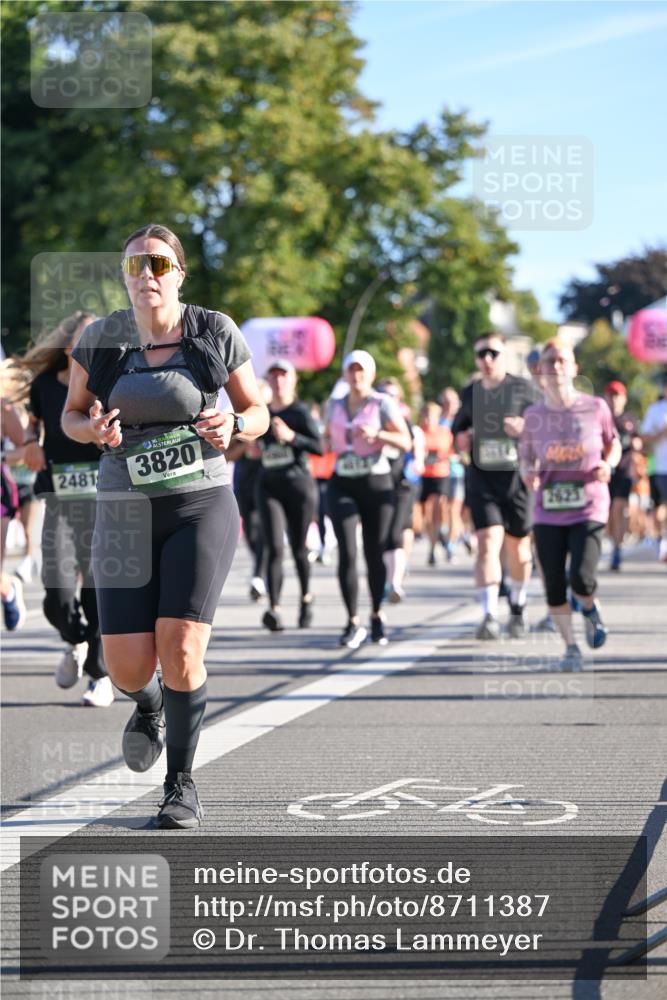 07.09.2025 - BARMER Alsterlauf Dr. Thomas Lammeyer http://msf.ph/oto/8711387 07.09.2025 09:39:10 Laufen 2487, 3820, 2623 meine-sportfotos.de
