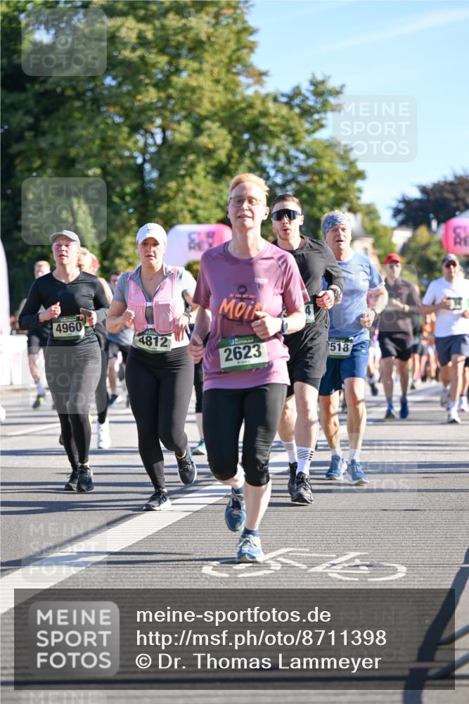 07.09.2025 - BARMER Alsterlauf Dr. Thomas Lammeyer http://msf.ph/oto/8711398 07.09.2025 09:39:11 Laufen 4960, 4812, 2623, 518 meine-sportfotos.de