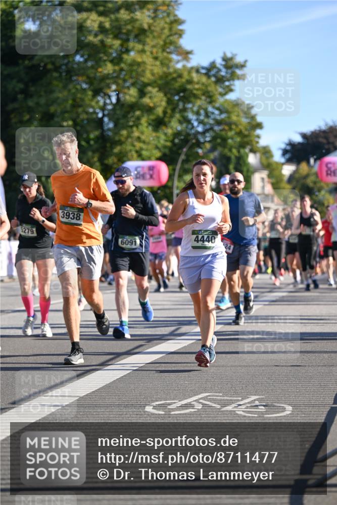07.09.2025 - BARMER Alsterlauf Dr. Thomas Lammeyer http://msf.ph/oto/8711477 07.09.2025 09:39:24 Laufen 5279, 3938, 4440, 6091 meine-sportfotos.de