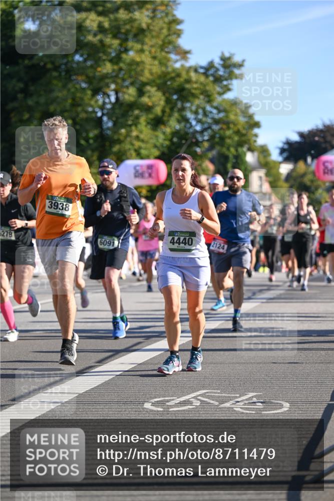 07.09.2025 - BARMER Alsterlauf Dr. Thomas Lammeyer http://msf.ph/oto/8711479 07.09.2025 09:39:25 Laufen 279, 3938, 6091, 4440, 2124 meine-sportfotos.de