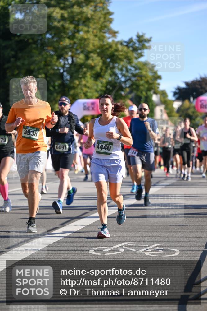 07.09.2025 - BARMER Alsterlauf Dr. Thomas Lammeyer http://msf.ph/oto/8711480 07.09.2025 09:39:25 Laufen 79, 3938, 6091, 4440, 124 meine-sportfotos.de