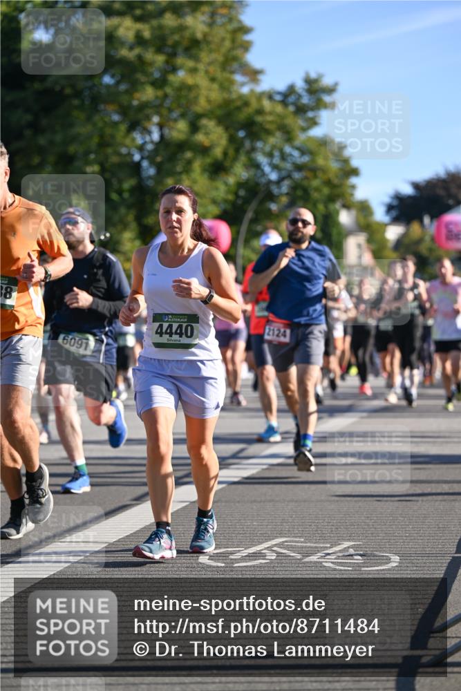 07.09.2025 - BARMER Alsterlauf Dr. Thomas Lammeyer http://msf.ph/oto/8711484 07.09.2025 09:39:25 Laufen 38, 6091, 4440, 2124 meine-sportfotos.de