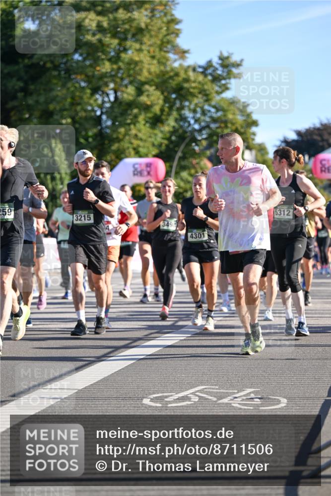 07.09.2025 - BARMER Alsterlauf Dr. Thomas Lammeyer http://msf.ph/oto/8711506 07.09.2025 09:39:29 Laufen 259, 3215, 3498, 4301, 5312 meine-sportfotos.de