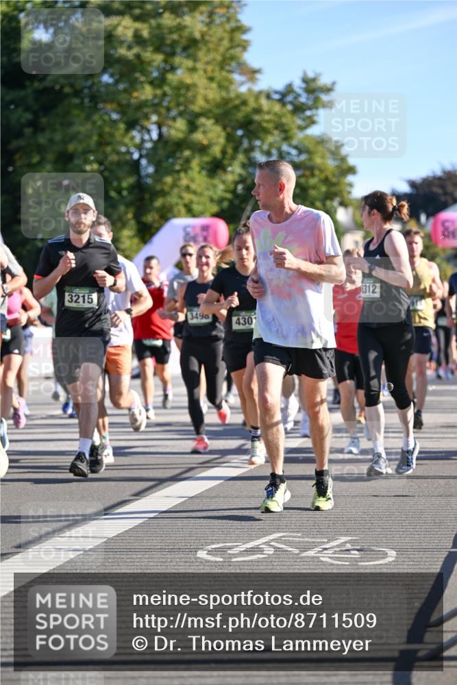07.09.2025 - BARMER Alsterlauf Dr. Thomas Lammeyer http://msf.ph/oto/8711509 07.09.2025 09:39:29 Laufen 3215, 3496, 4301, 312 meine-sportfotos.de