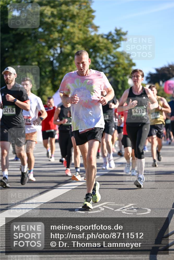 07.09.2025 - BARMER Alsterlauf Dr. Thomas Lammeyer http://msf.ph/oto/8711512 07.09.2025 09:39:30 Laufen 3215, 5312, 214 meine-sportfotos.de