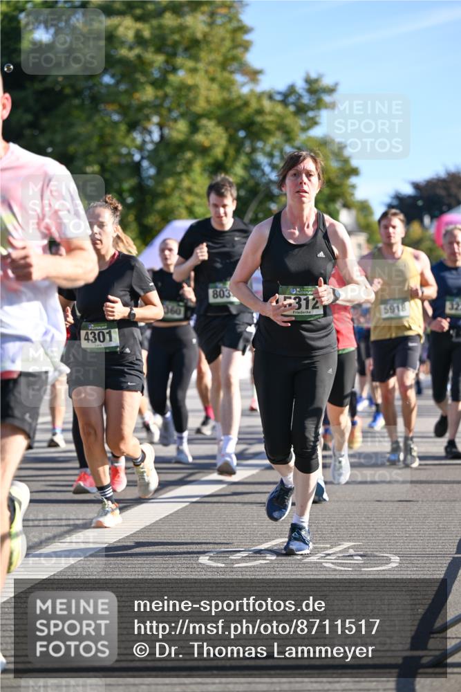 07.09.2025 - BARMER Alsterlauf Dr. Thomas Lammeyer http://msf.ph/oto/8711517 07.09.2025 09:39:31 Laufen 4301, 360, 803, 312, 5918 meine-sportfotos.de
