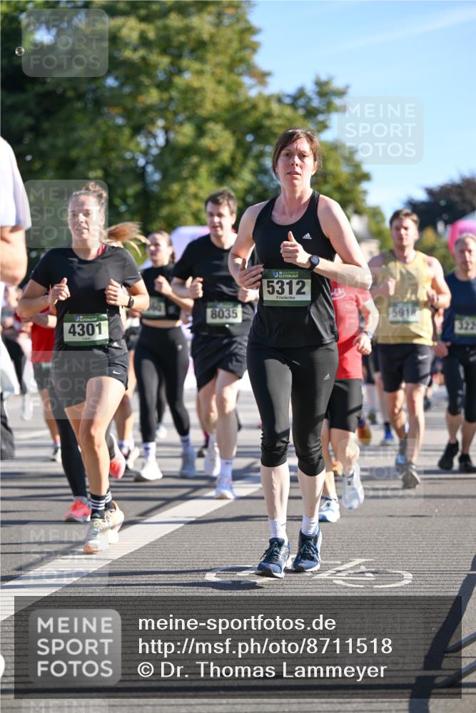 07.09.2025 - BARMER Alsterlauf Dr. Thomas Lammeyer http://msf.ph/oto/8711518 07.09.2025 09:39:31 Laufen 4301, 8035, 5, 5312, 5918, 322 meine-sportfotos.de