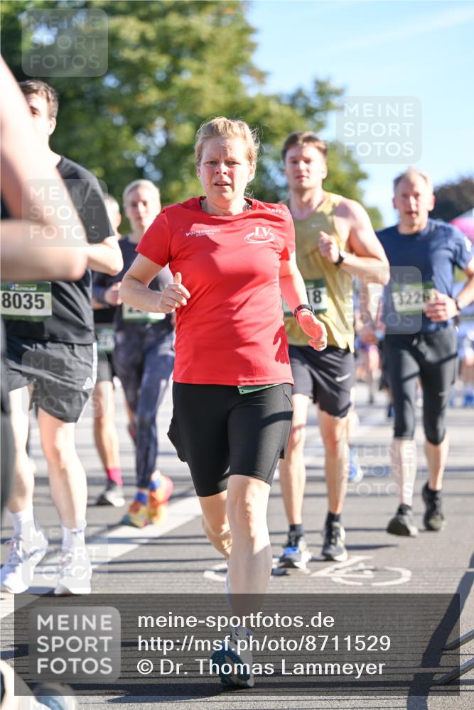 07.09.2025 - BARMER Alsterlauf Dr. Thomas Lammeyer http://msf.ph/oto/8711529 07.09.2025 09:39:32 Laufen 8035, 18, 3226 meine-sportfotos.de
