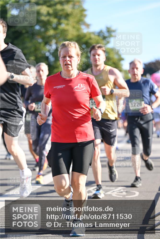 07.09.2025 - BARMER Alsterlauf Dr. Thomas Lammeyer http://msf.ph/oto/8711530 07.09.2025 09:39:33 Laufen 3226 meine-sportfotos.de