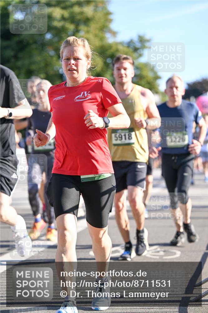 07.09.2025 - BARMER Alsterlauf Dr. Thomas Lammeyer http://msf.ph/oto/8711531 07.09.2025 09:39:33 Laufen 5918, 3226 meine-sportfotos.de