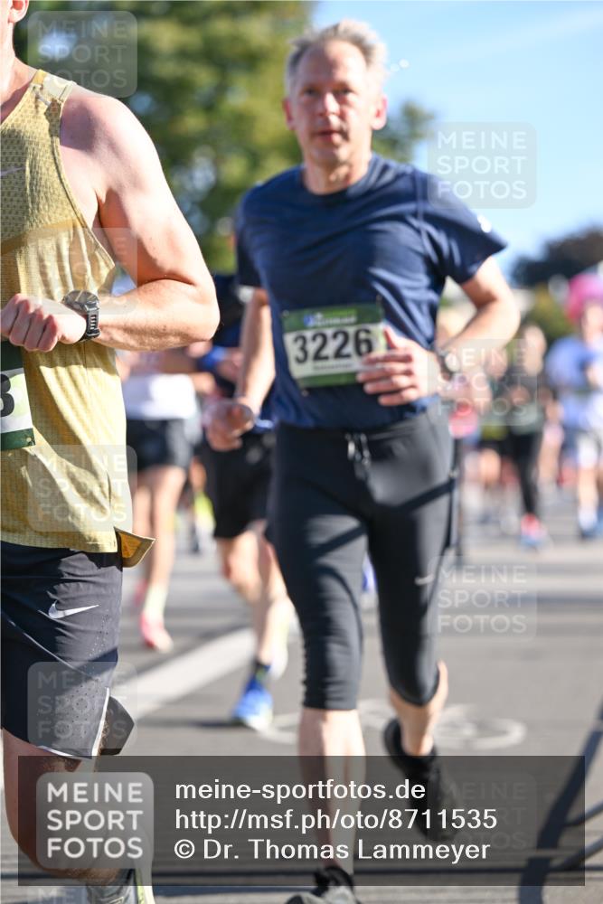 07.09.2025 - BARMER Alsterlauf Dr. Thomas Lammeyer http://msf.ph/oto/8711535 07.09.2025 09:39:34 Laufen 3226 meine-sportfotos.de
