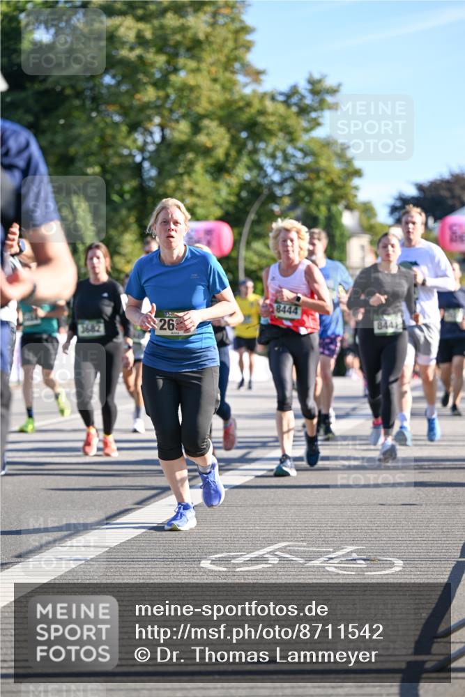 07.09.2025 - BARMER Alsterlauf Dr. Thomas Lammeyer http://msf.ph/oto/8711542 07.09.2025 09:39:36 Laufen 26, 8444, 8441 meine-sportfotos.de