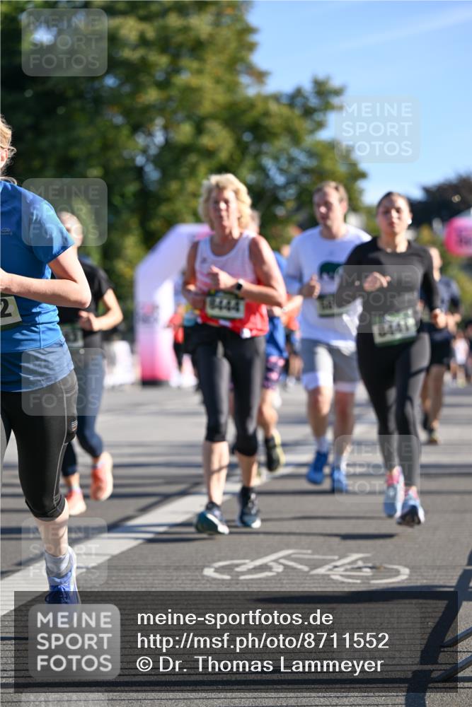 07.09.2025 - BARMER Alsterlauf Dr. Thomas Lammeyer http://msf.ph/oto/8711552 07.09.2025 09:39:37 Laufen 8444, 8441 meine-sportfotos.de