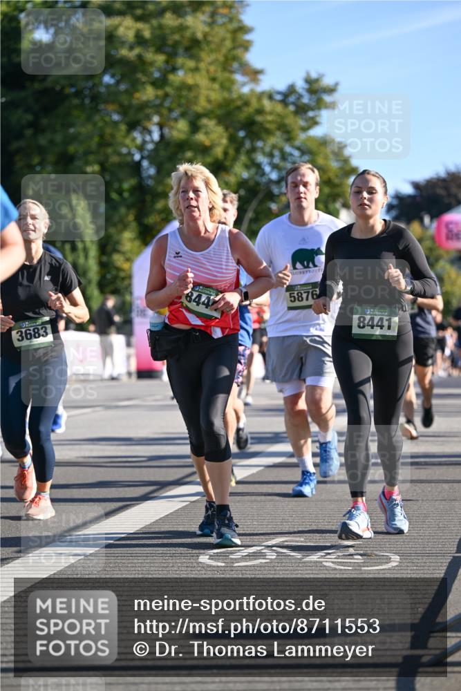 07.09.2025 - BARMER Alsterlauf Dr. Thomas Lammeyer http://msf.ph/oto/8711553 07.09.2025 09:39:37 Laufen 3683, 844, 5876, 8441 meine-sportfotos.de