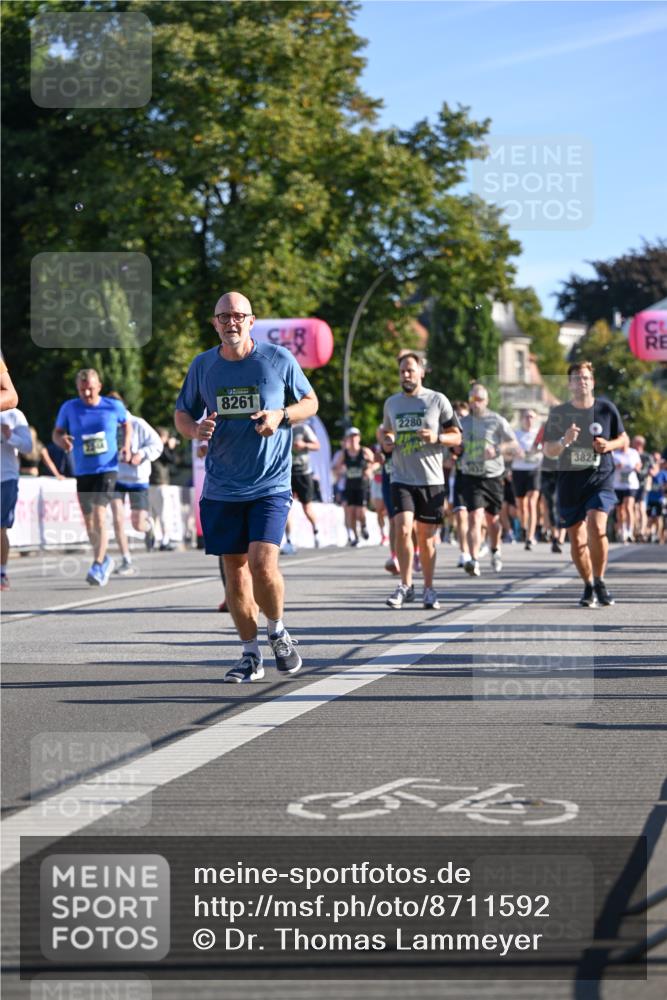 07.09.2025 - BARMER Alsterlauf Dr. Thomas Lammeyer http://msf.ph/oto/8711592 07.09.2025 09:39:43 Laufen 8261, 2280, 54, 3824 meine-sportfotos.de