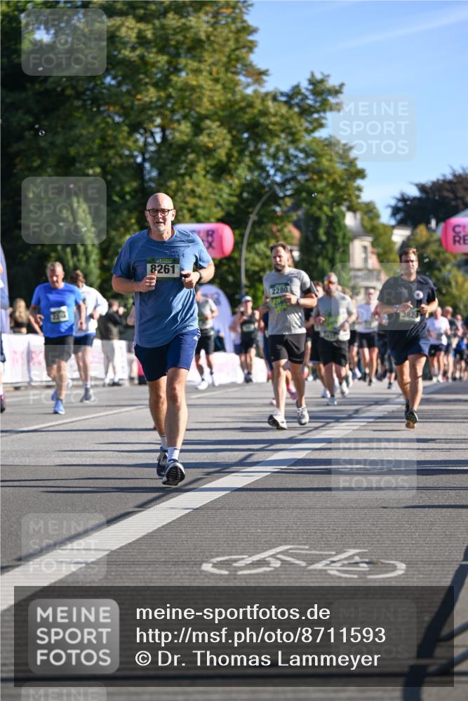 07.09.2025 - BARMER Alsterlauf Dr. Thomas Lammeyer http://msf.ph/oto/8711593 07.09.2025 09:39:44 Laufen 8261, 2280, 3825 meine-sportfotos.de
