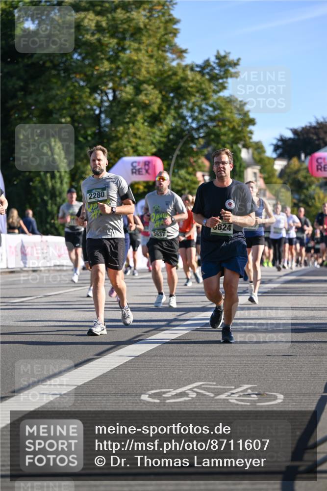 07.09.2025 - BARMER Alsterlauf Dr. Thomas Lammeyer http://msf.ph/oto/8711607 07.09.2025 09:39:46 Laufen 2280, 3824, 3937 meine-sportfotos.de