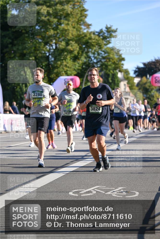07.09.2025 - BARMER Alsterlauf Dr. Thomas Lammeyer http://msf.ph/oto/8711610 07.09.2025 09:39:46 Laufen 2280, 3937, 3824, 207 meine-sportfotos.de