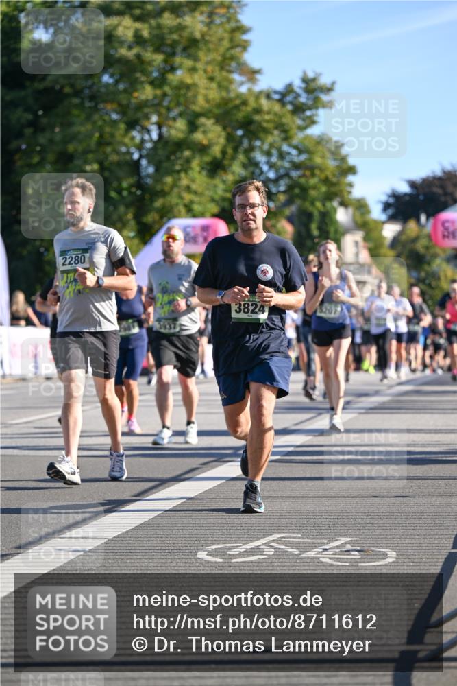 07.09.2025 - BARMER Alsterlauf Dr. Thomas Lammeyer http://msf.ph/oto/8711612 07.09.2025 09:39:47 Laufen 2280, 3824, 15207 meine-sportfotos.de