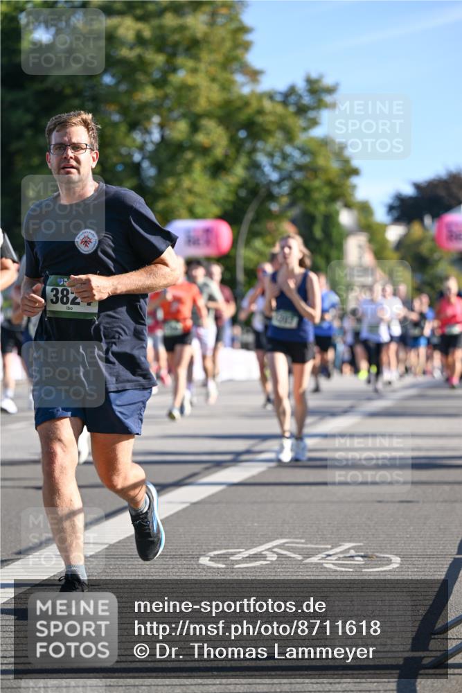 07.09.2025 - BARMER Alsterlauf Dr. Thomas Lammeyer http://msf.ph/oto/8711618 07.09.2025 09:39:48 Laufen 382 meine-sportfotos.de