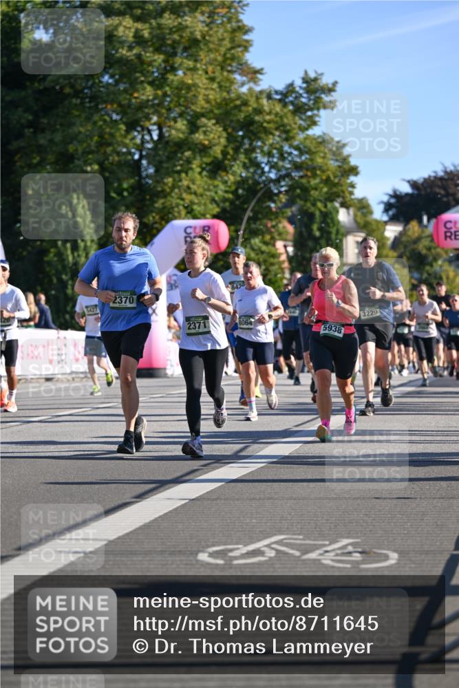 07.09.2025 - BARMER Alsterlauf Dr. Thomas Lammeyer http://msf.ph/oto/8711645 07.09.2025 09:39:52 Laufen 2370, 8426, 3229, 2371, 8064, 5938 meine-sportfotos.de
