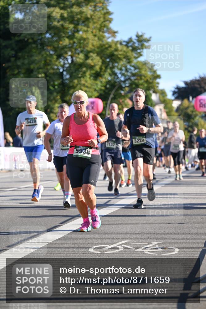 07.09.2025 - BARMER Alsterlauf Dr. Thomas Lammeyer http://msf.ph/oto/8711659 07.09.2025 09:39:55 Laufen 8429, 836, 5938, 3229, 3137 meine-sportfotos.de