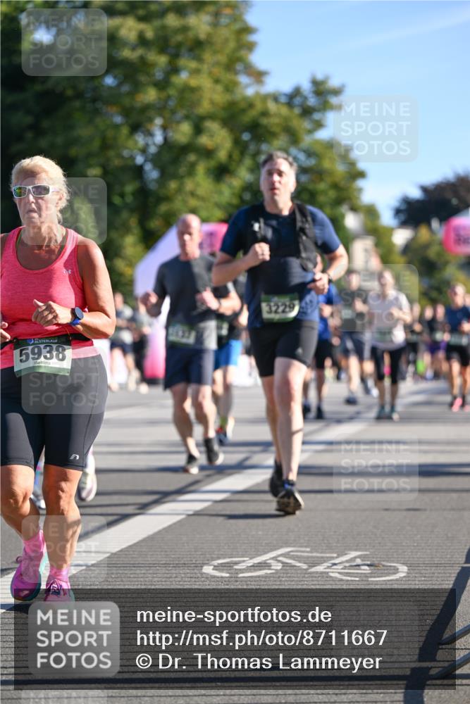 07.09.2025 - BARMER Alsterlauf Dr. Thomas Lammeyer http://msf.ph/oto/8711667 07.09.2025 09:39:56 Laufen 5938, 3229 meine-sportfotos.de
