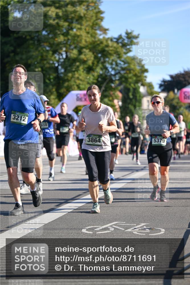 07.09.2025 - BARMER Alsterlauf Dr. Thomas Lammeyer http://msf.ph/oto/8711691 07.09.2025 09:40:00 Laufen 3212, 3864, 5379 meine-sportfotos.de